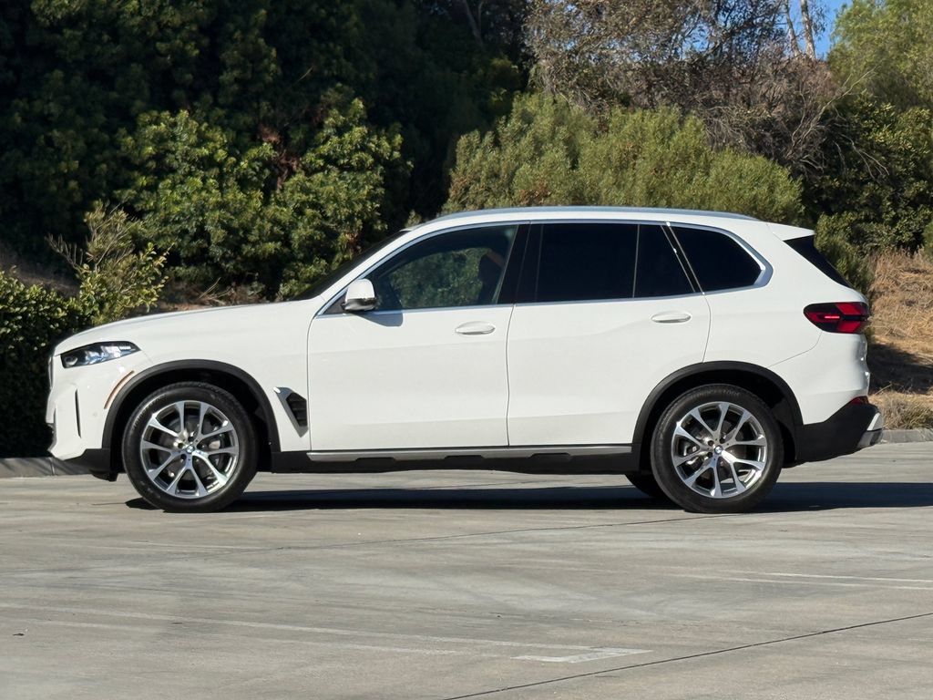 Used 2024 BMW X5 xDrive40i w/ Premium Package AWD/4WD image 7
