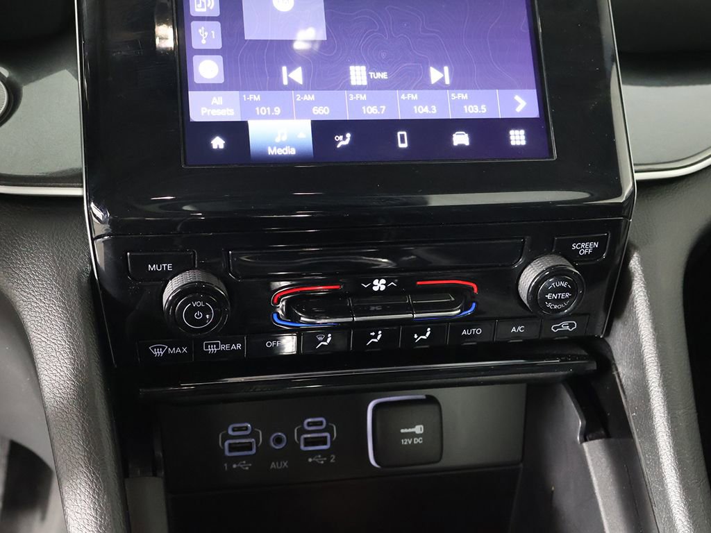 Used 2023 Jeep Grand Cherokee Laredo image 41