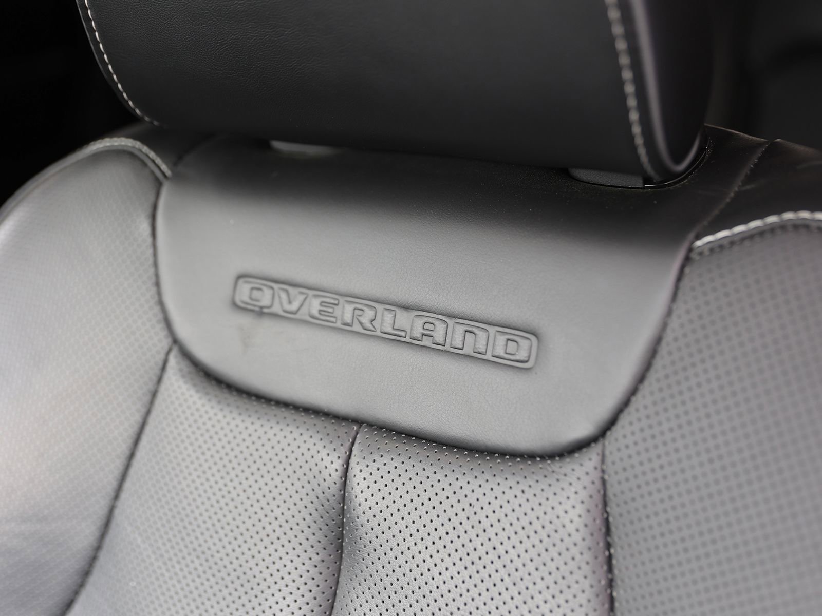 Used 2022 Jeep Grand Cherokee Overland w/ Advanced Protech Group III AWD/4WD image 24