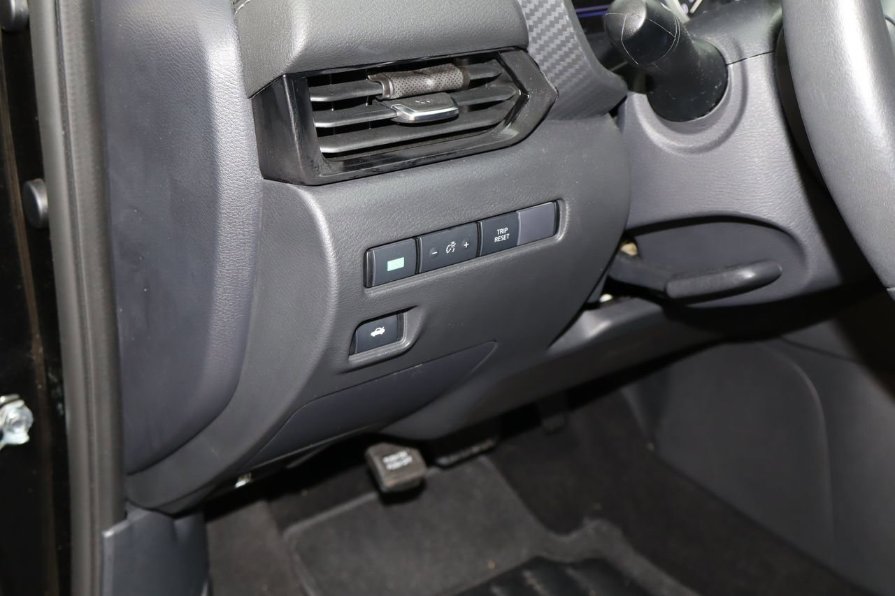 Used 2024 Nissan Sentra SV w/ All-Weather Package FWD image 21