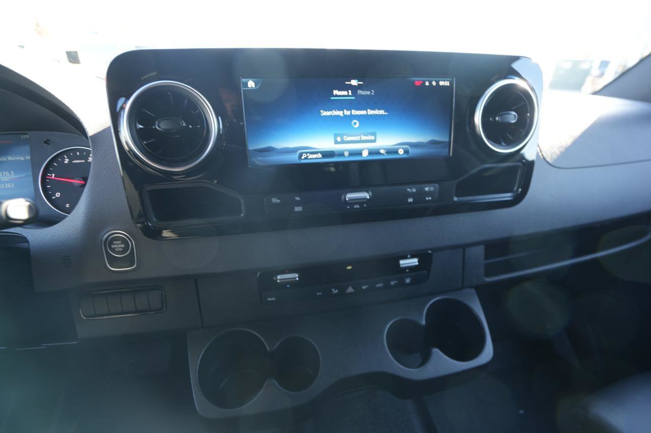 Used 2025 Mercedes-Benz Sprinter 2500 image 20