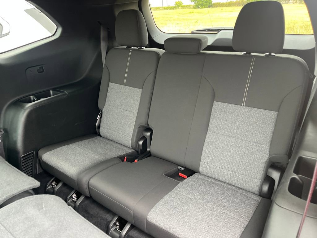 Used 2025 GMC Acadia Elevation image 36