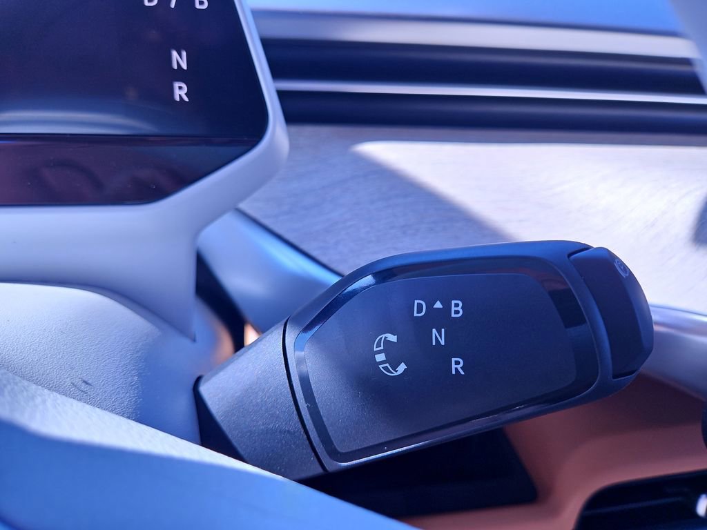 New 2025 Volkswagen ID. Buzz Pro S Plus AWD/4WD image 24