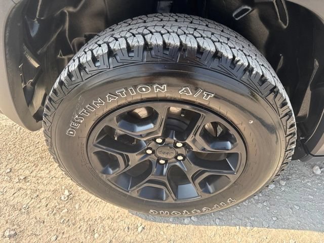 Used 2022 Jeep Cherokee Trailhawk w/ Sound & Nav Group AWD/4WD image 26
