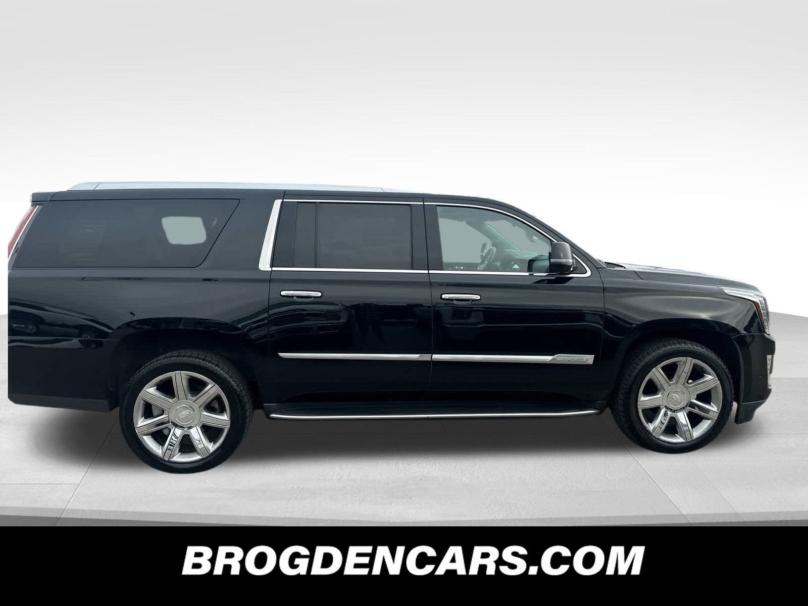 Used 2020 Cadillac Escalade ESV Premium Luxury image 2