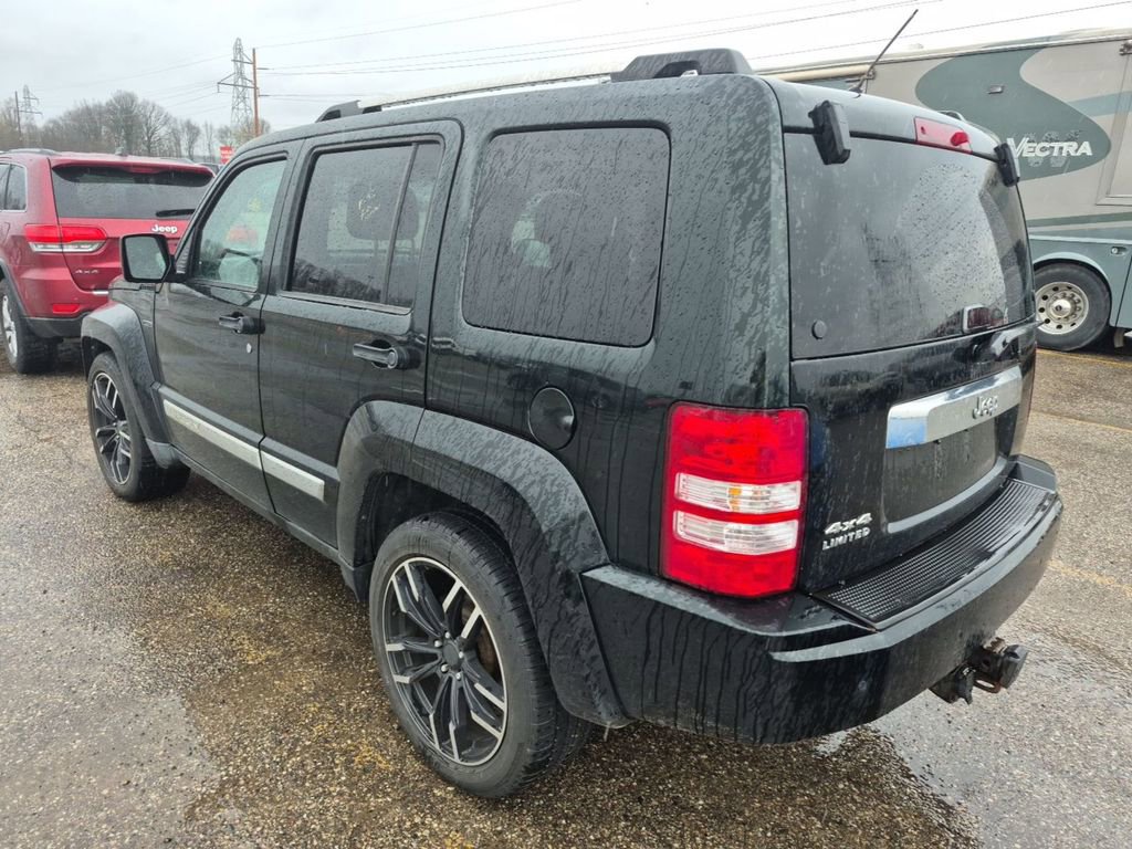 Used 2012 Jeep Liberty Limited Jet w/ Comfort/Convenience Group image 2