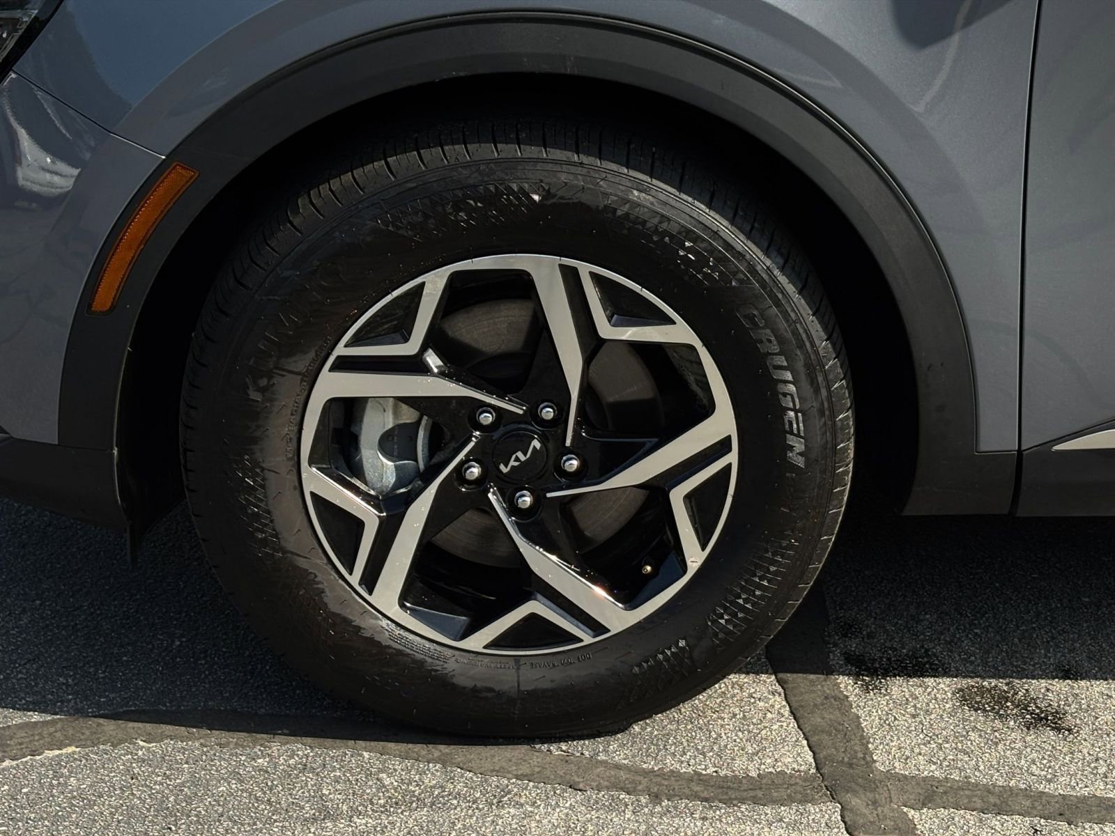 Used 2025 Kia Sportage LX image 33