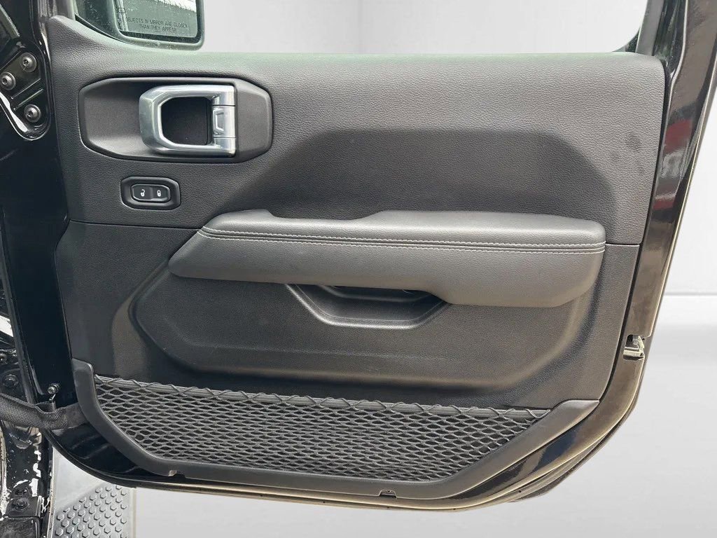 Used 2021 Jeep Wrangler Unlimited Sahara AWD/4WD image 29