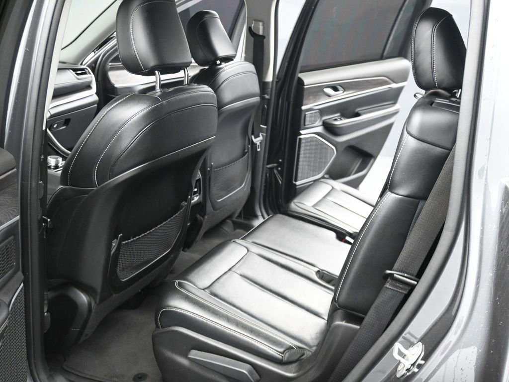 Used 2021 Jeep Grand Cherokee L Limited image 12