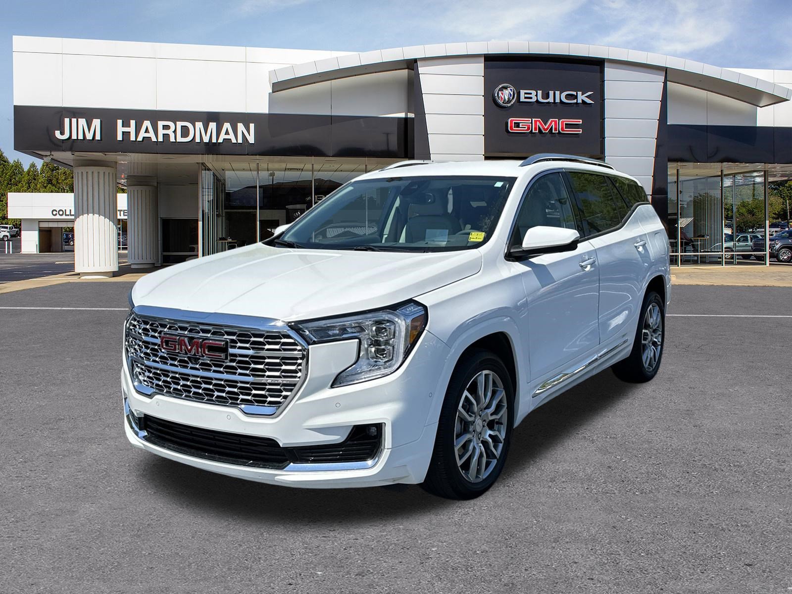 Used 2023 GMC Terrain Denali w/ Denali Premium Package image 3