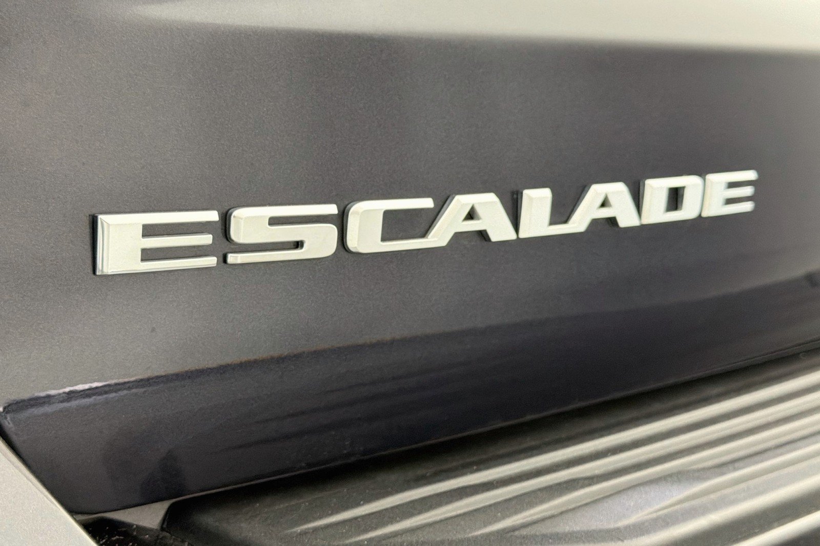 Used 2024 Cadillac Escalade Premium Luxury w/ LPO, Floor Liner Package AWD/4WD image 34