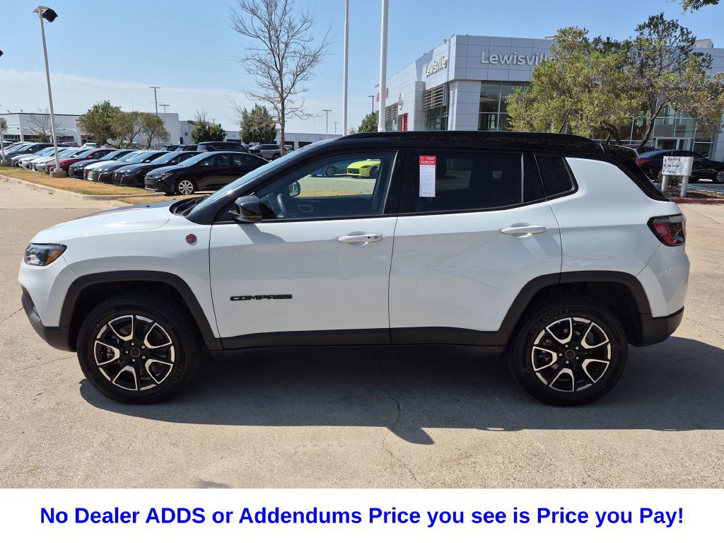 Used 2025 Jeep Compass Trailhawk AWD/4WD image 6