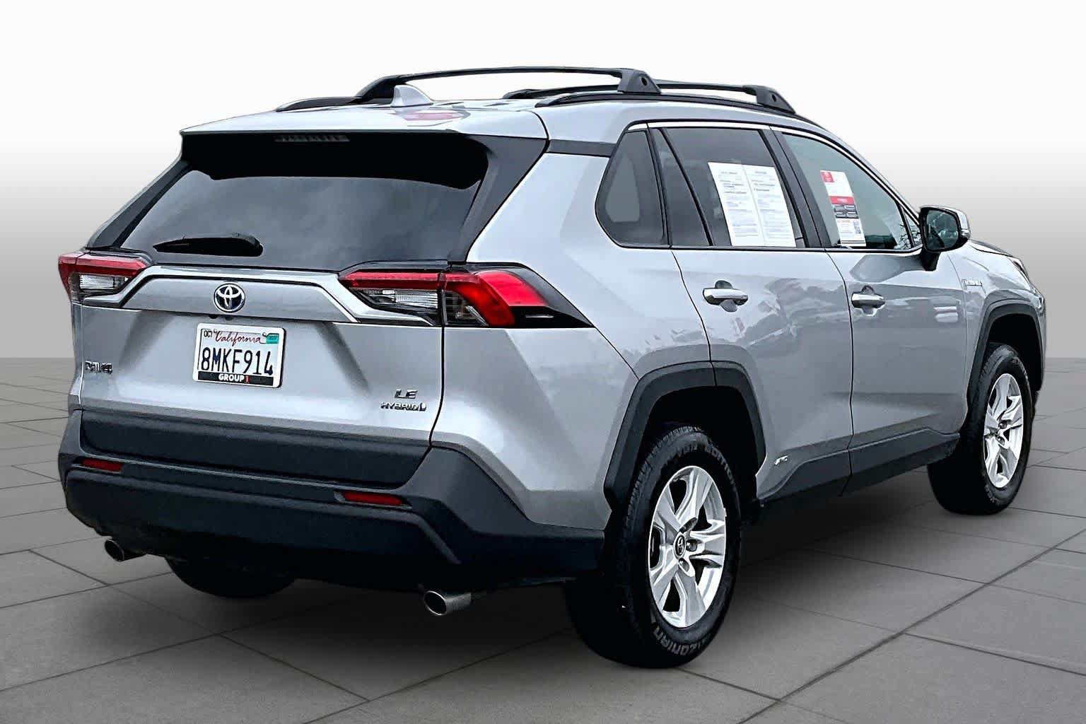 Used 2019 Toyota RAV4 LE w/ Carpet Mat Package AWD/4WD image 12
