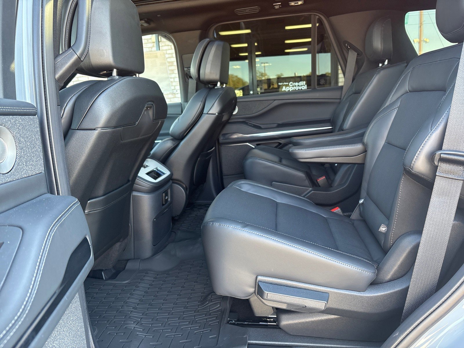 New 2025 Lincoln Navigator Reserve image 4