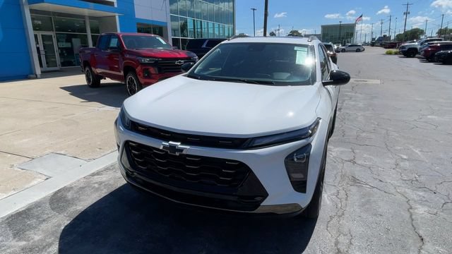 New 2026 Chevrolet Trax ACTIV w/ Sunroof Package FWD image 5