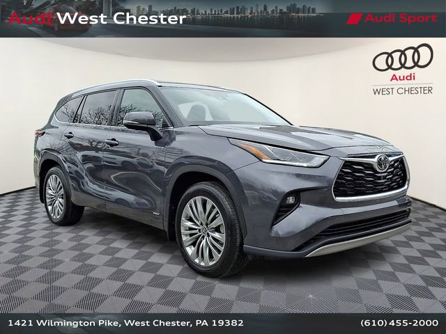 Used 2025 Toyota Highlander Platinum image 1