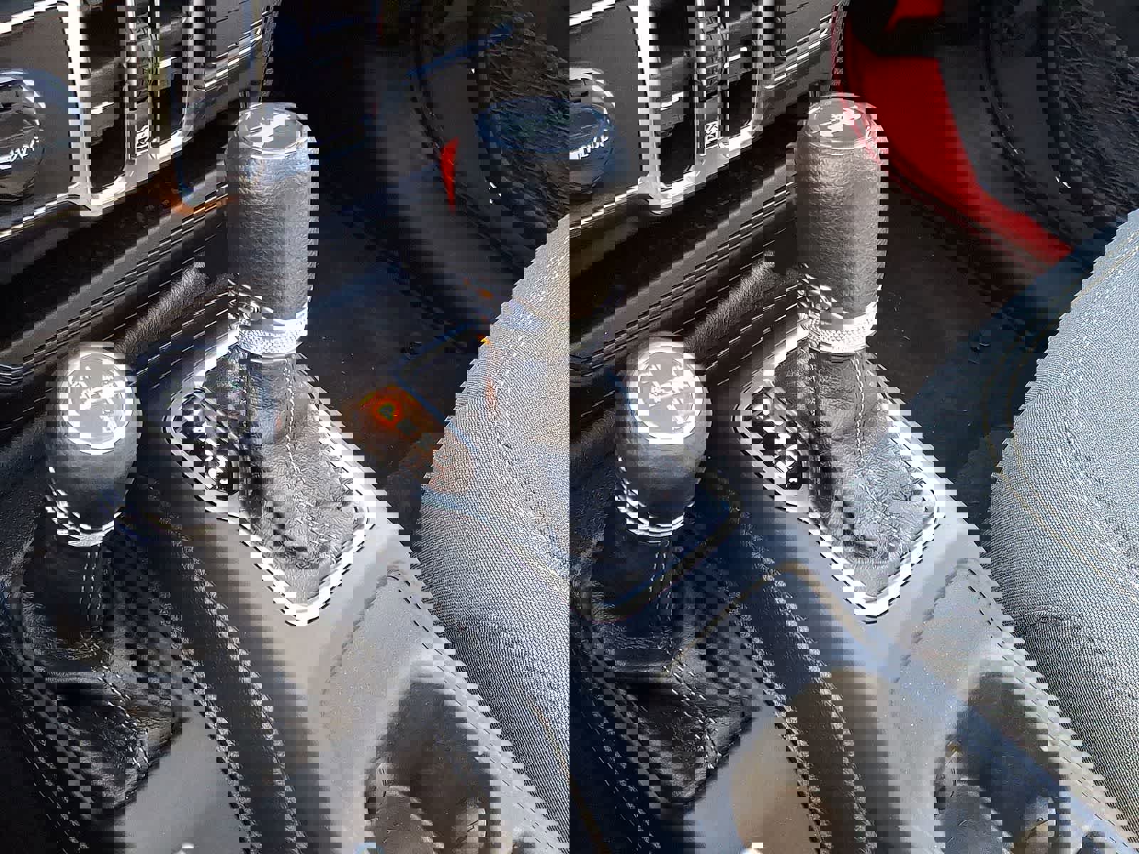 Used 2025 Jeep Wrangler Sahara image 21