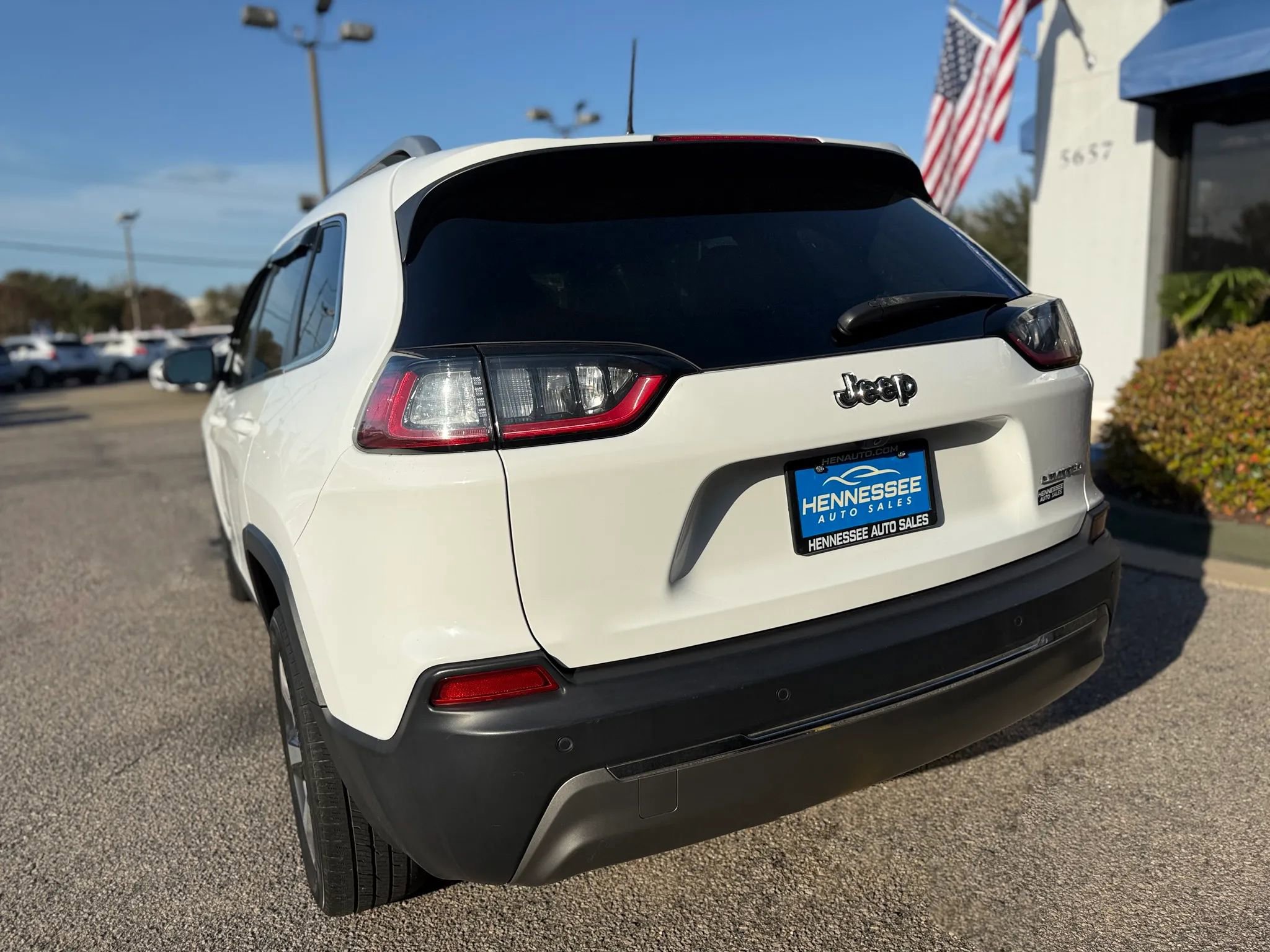 Used 2019 Jeep Cherokee Limited FWD image 16