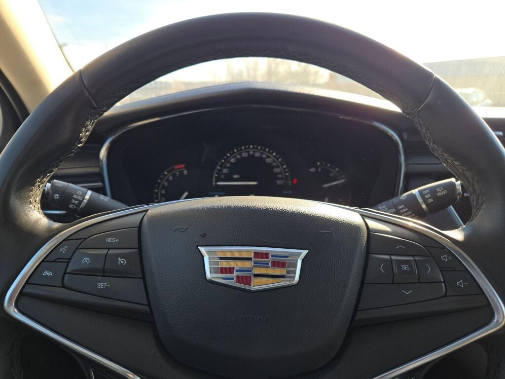 Used 2018 Cadillac XT5 Luxury w/ Driver Awareness Package image 35