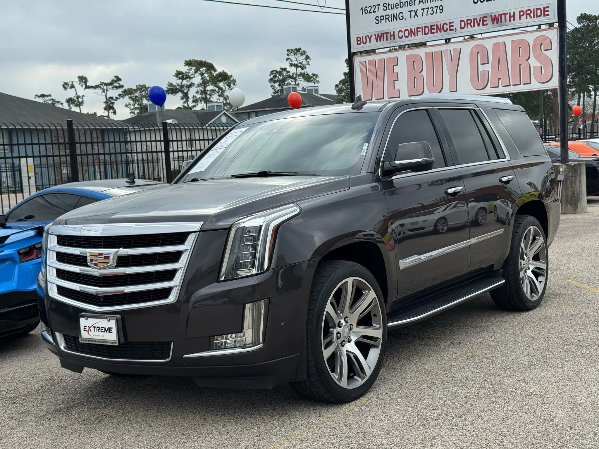 Used 2017 Cadillac Escalade Luxury image 4