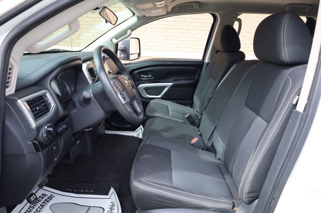 Used 2018 Nissan Titan SV image 15