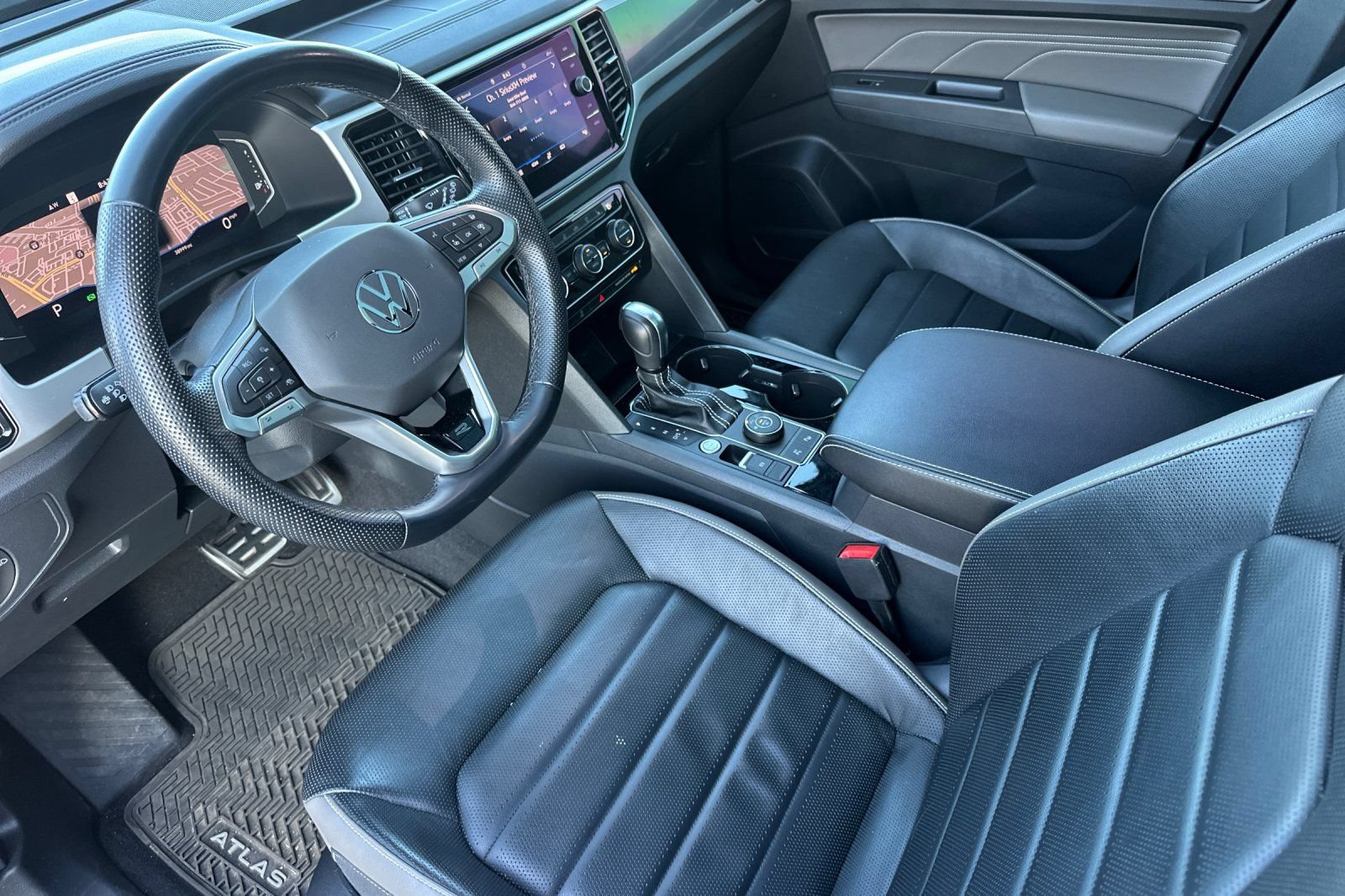 Used 2021 Volkswagen Atlas Cross Sport SEL Premium R-Line w/ Luggage Net & Mats Package AWD/4WD image 10