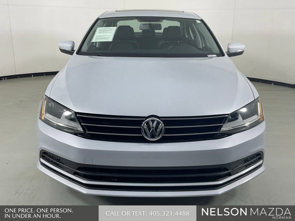 Used 2017 Volkswagen Jetta SE FWD image 2