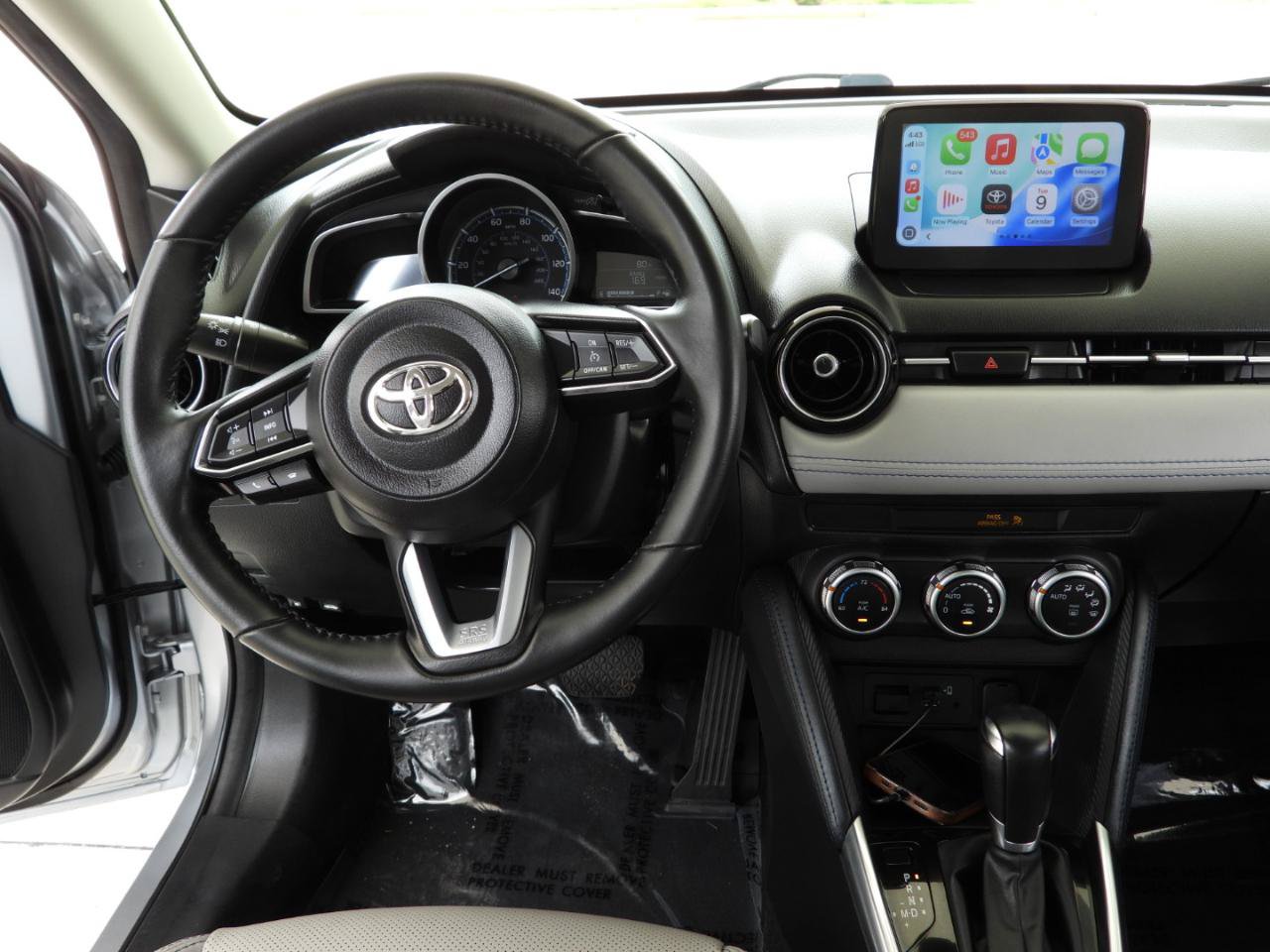 Used 2020 Toyota Yaris XLE FWD image 38