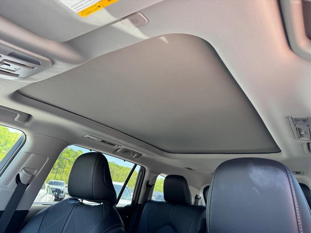 Used 2024 Toyota Highlander Platinum AWD/4WD image 20