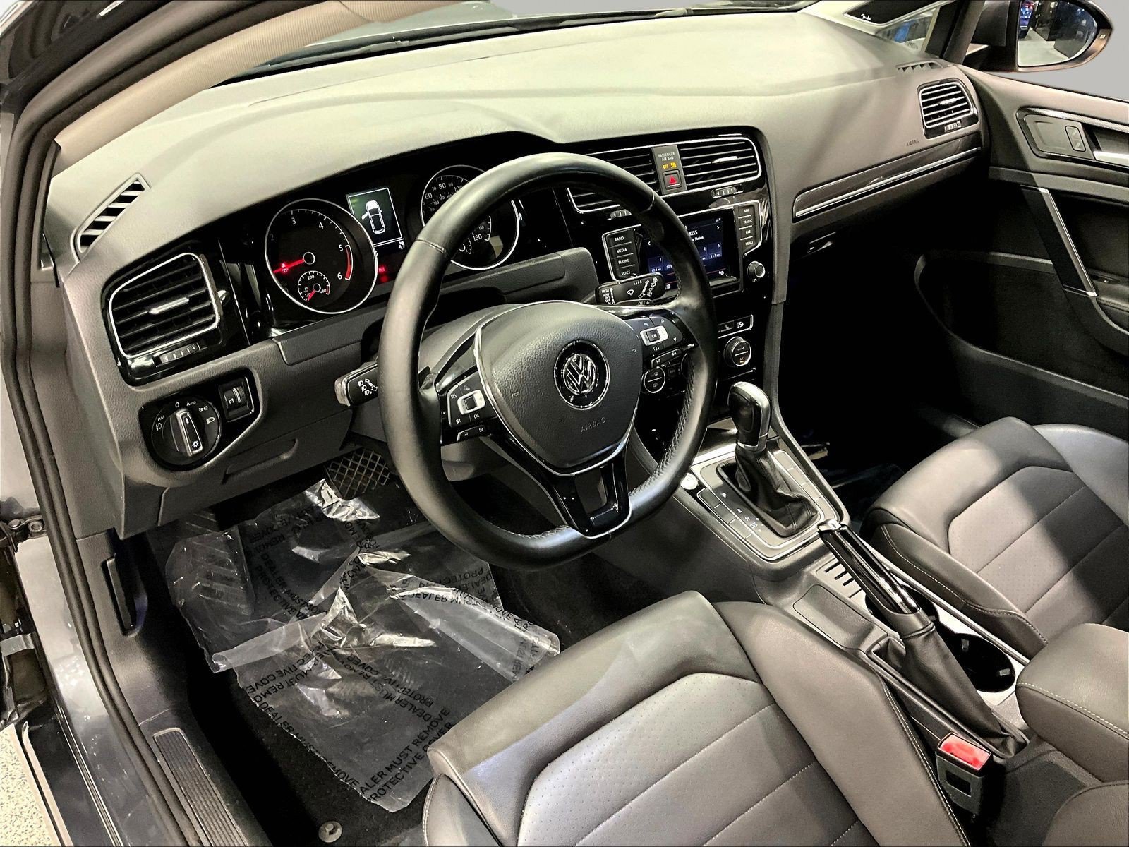 Used 2015 Volkswagen Golf TDI SEL w/ Lighting Package (SEL) FWD image 17