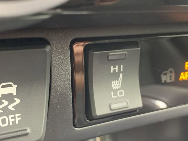 Used 2025 Toyota RAV4 XLE Premium w/ Weather Package FWD image 28