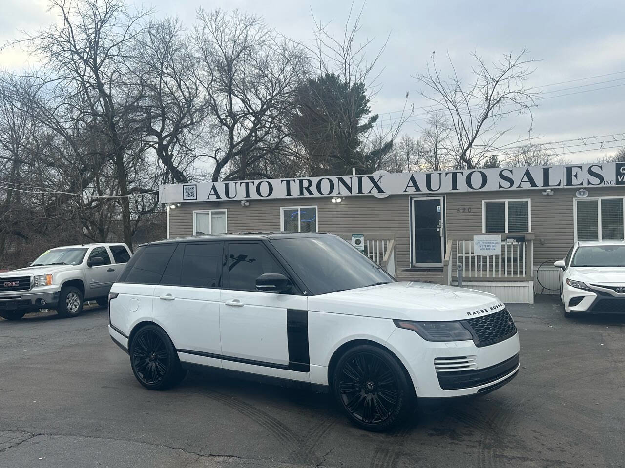 Used 2021 Land Rover Range Rover P525 Westminster Edition image 2