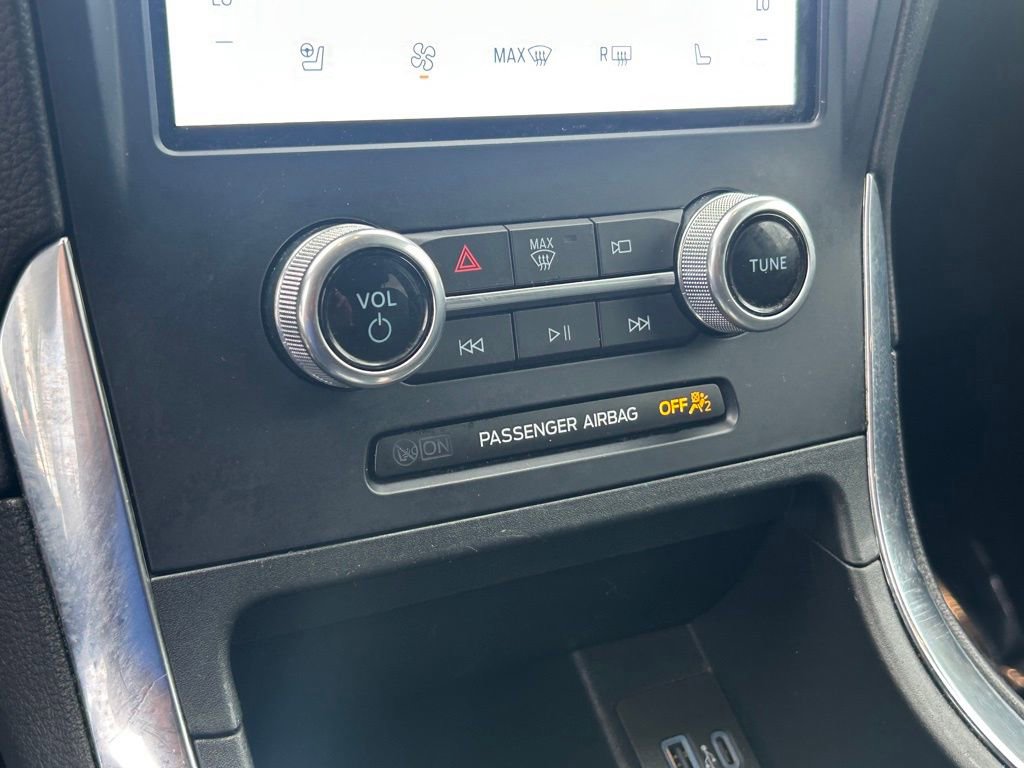 Certified 2022 Ford Edge Titanium image 38