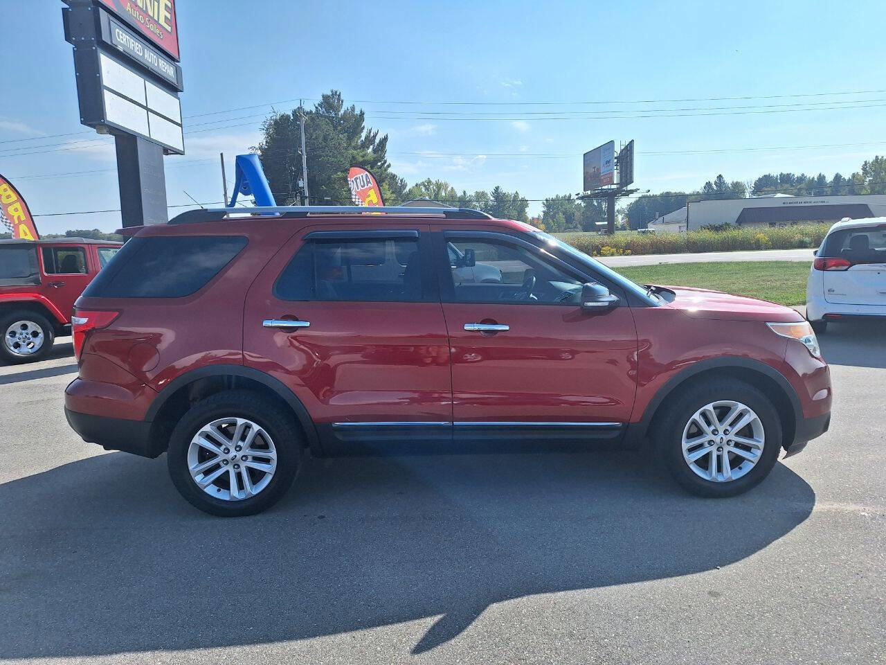 Used 2015 Ford Explorer XLT w/ Equipment Group 201A image 3