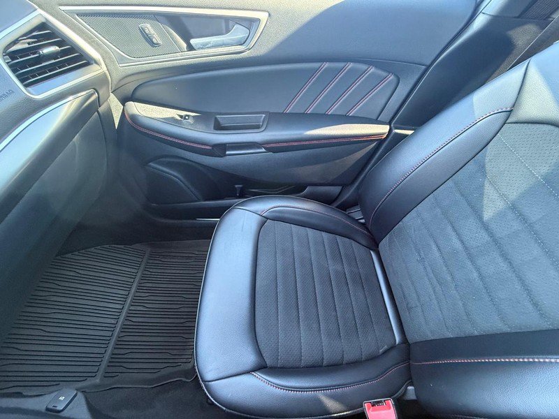 Certified 2024 Ford Edge ST-Line w/ Class II Trailer Tow Package image 24