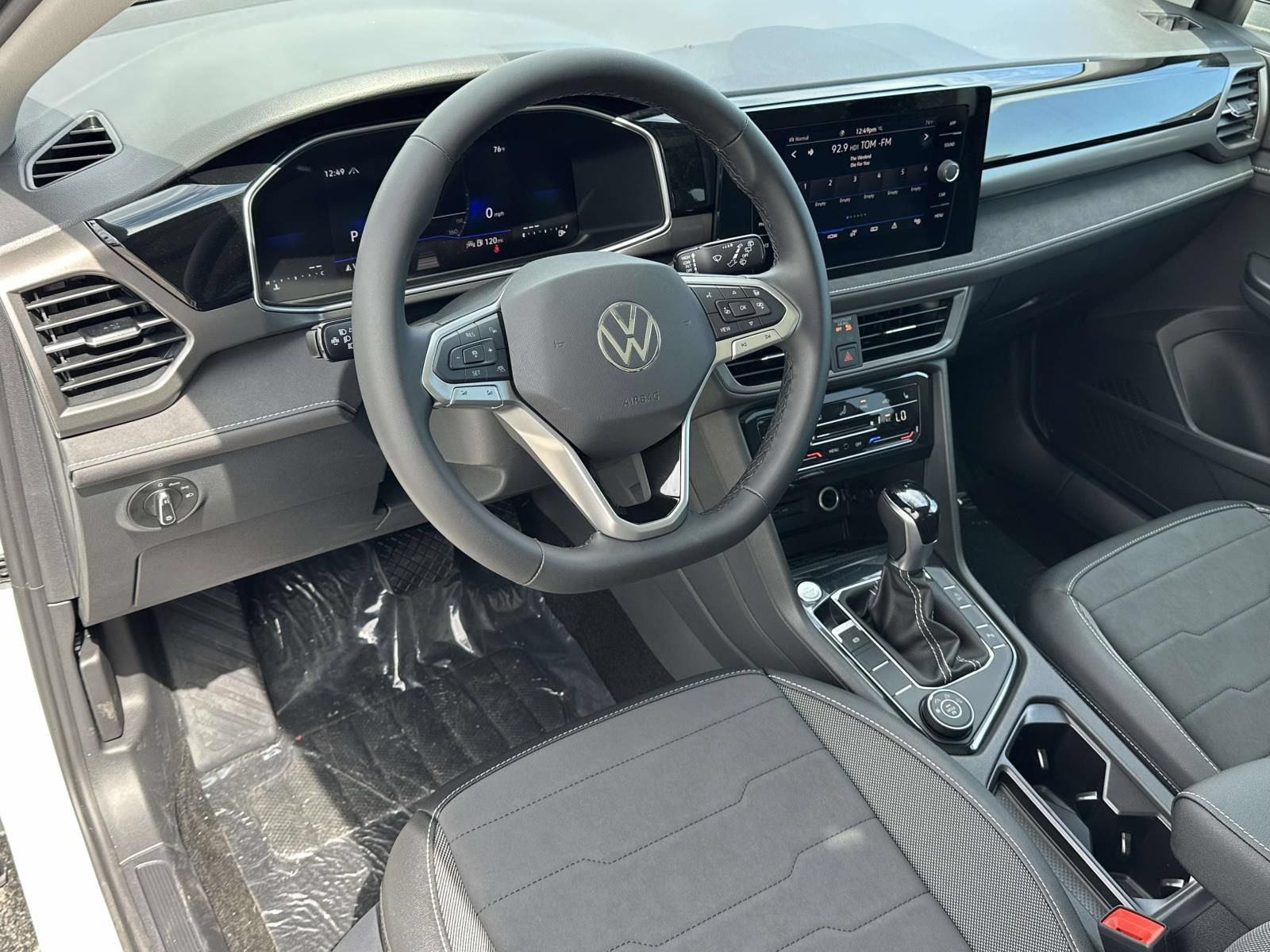 New 2026 Volkswagen Taos SE AWD/4WD image 10