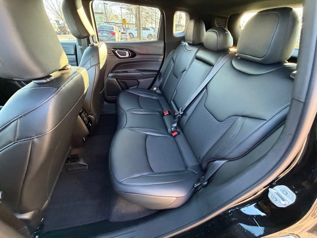 New 2026 Jeep Compass Latitude w/ Sun and Sound Group AWD/4WD image 12