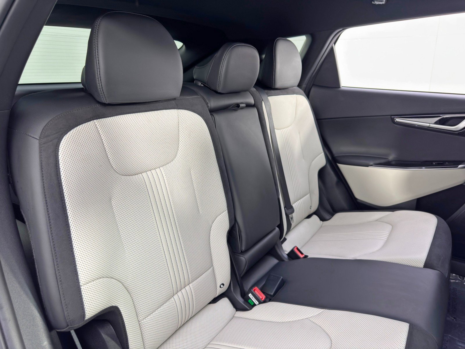 Used 2023 Kia EV6 GT-Line w/ GT-Line White Seat Package image 42