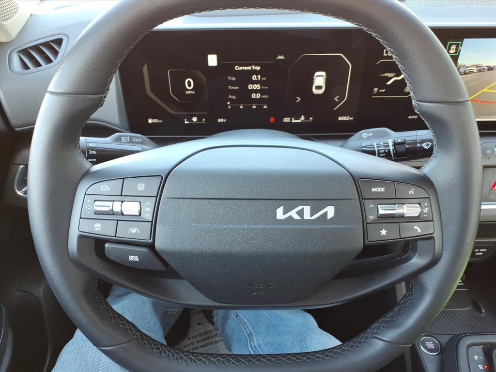Used 2025 Kia K4 EX image 23
