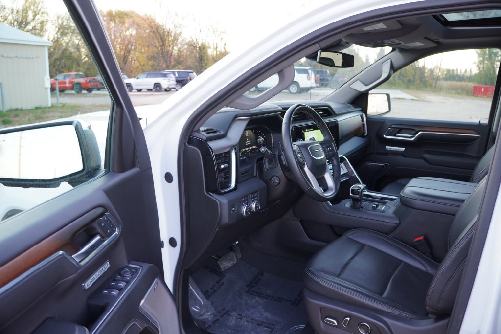 Used 2024 GMC Sierra 1500 Denali AWD/4WD image 15