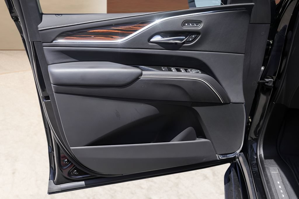 Certified 2023 Cadillac Escalade Premium Luxury w/ LPO, Radiant Package AWD/4WD image 23