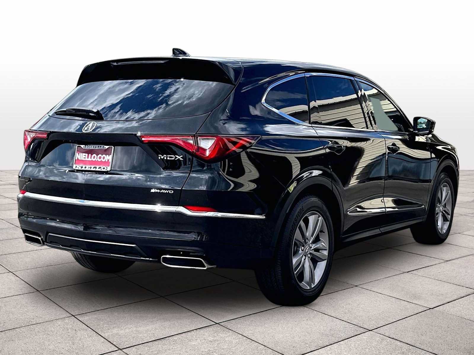 Used 2023 Acura MDX SH-AWD image 15