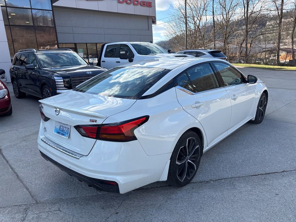 Used 2023 Nissan Altima 2.5 SR w/ SR Premium Package image 5