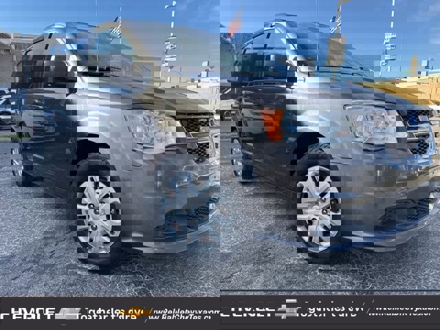 Used 2018 Dodge Grand Caravan SE w/ UConnect Hands-Free Group video 1