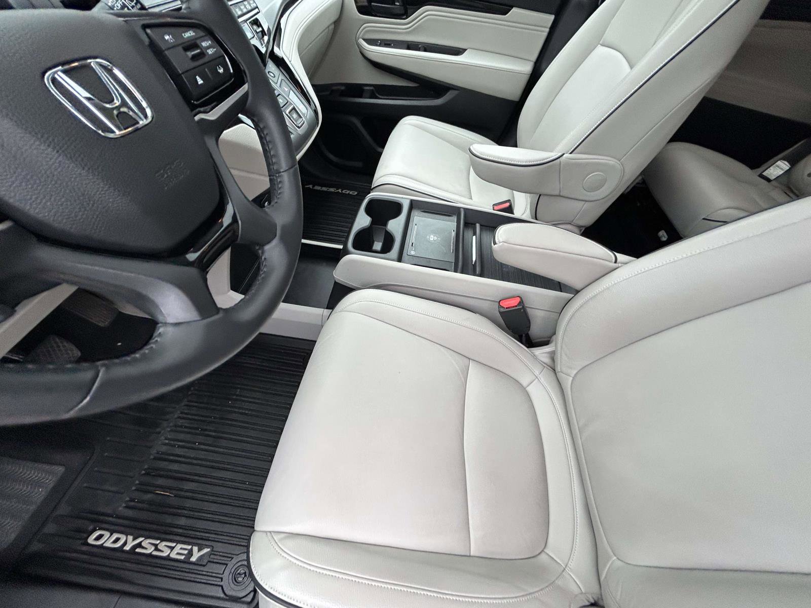 Used 2025 Honda Odyssey Touring image 10
