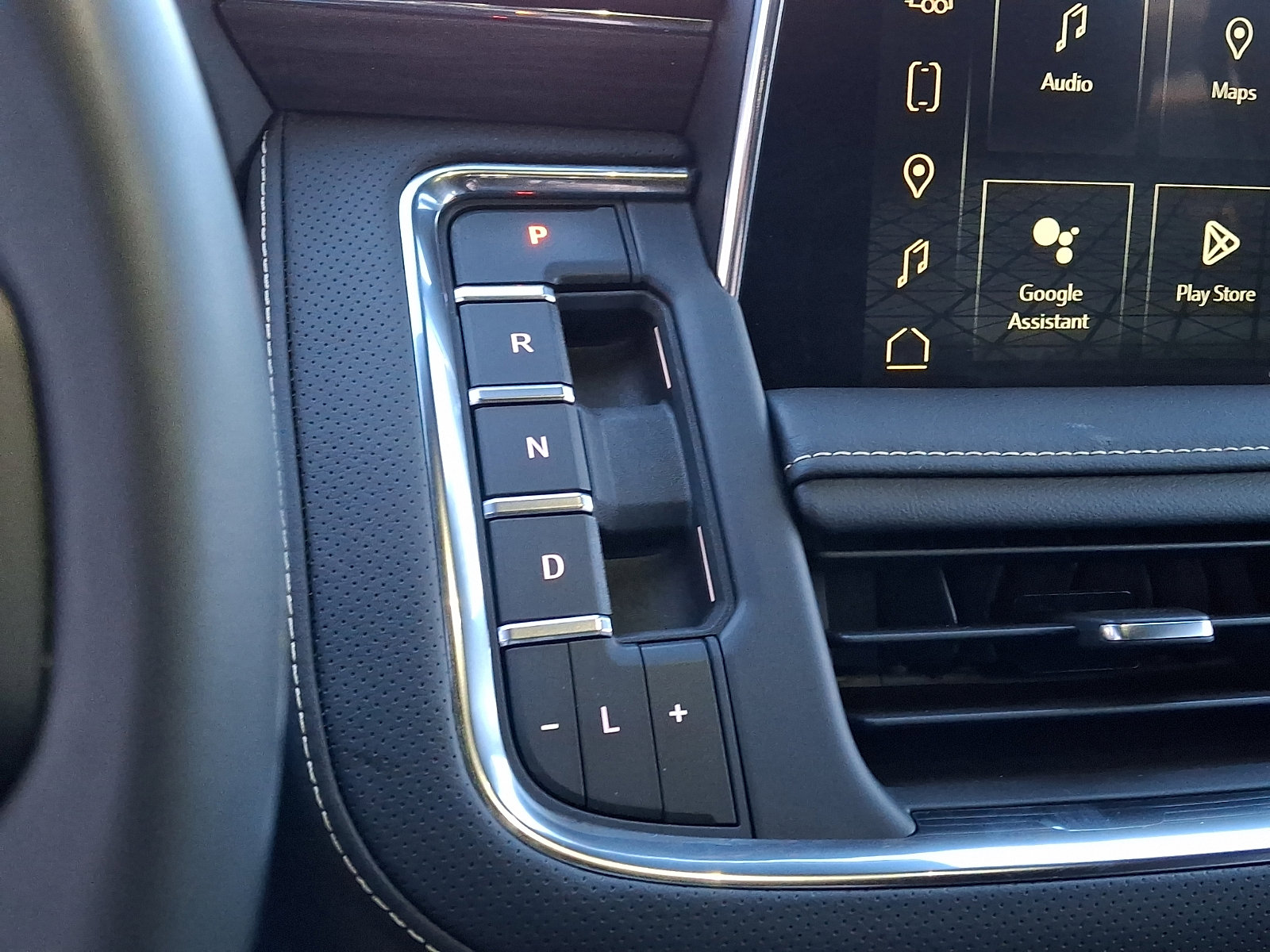 Certified 2023 GMC Yukon SLT w/ SLT Luxury Package image 22