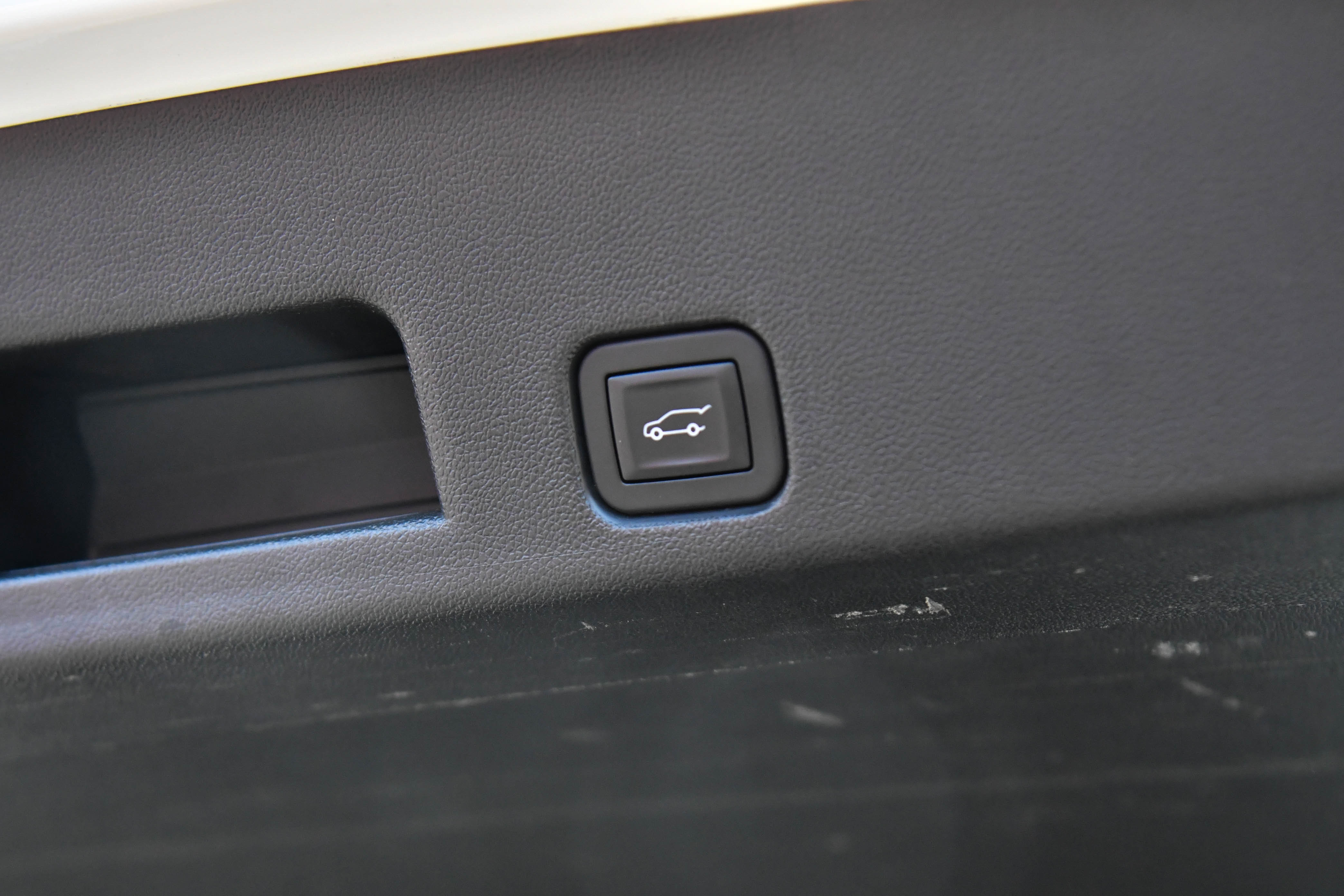 Used 2024 GMC Acadia Elevation image 50