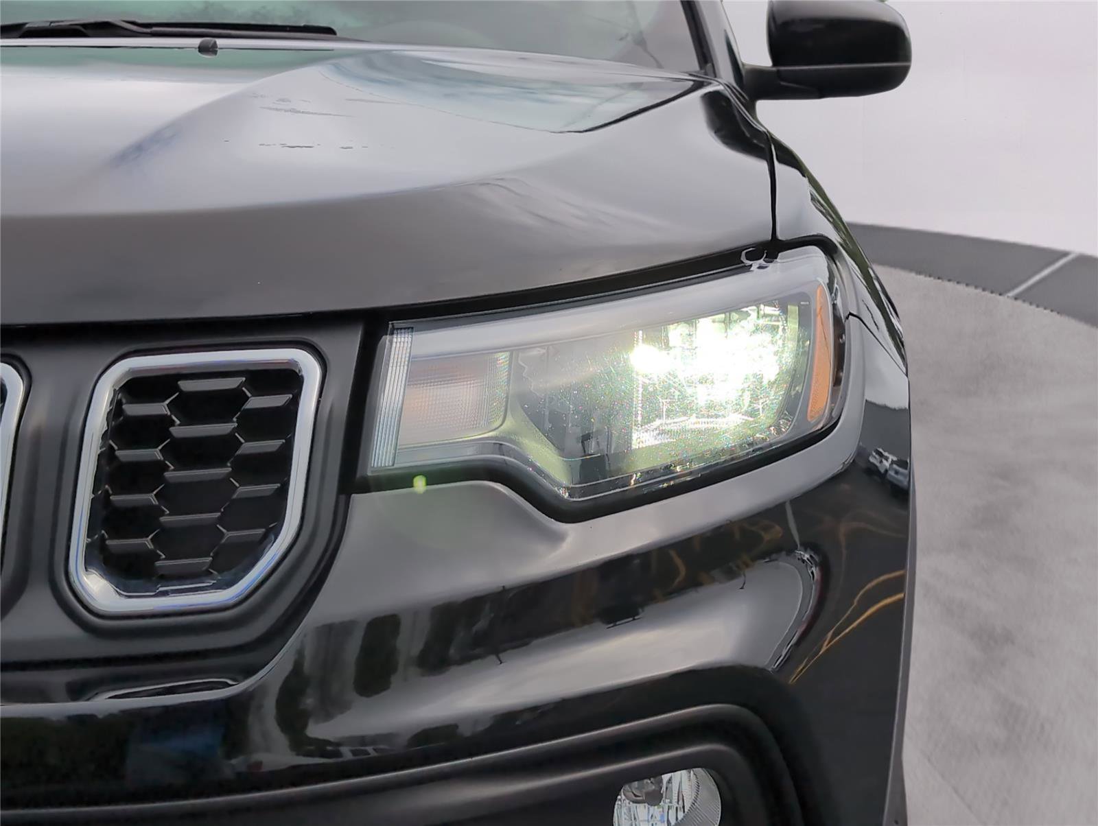 Used 2024 Jeep Compass Latitude AWD/4WD image 32