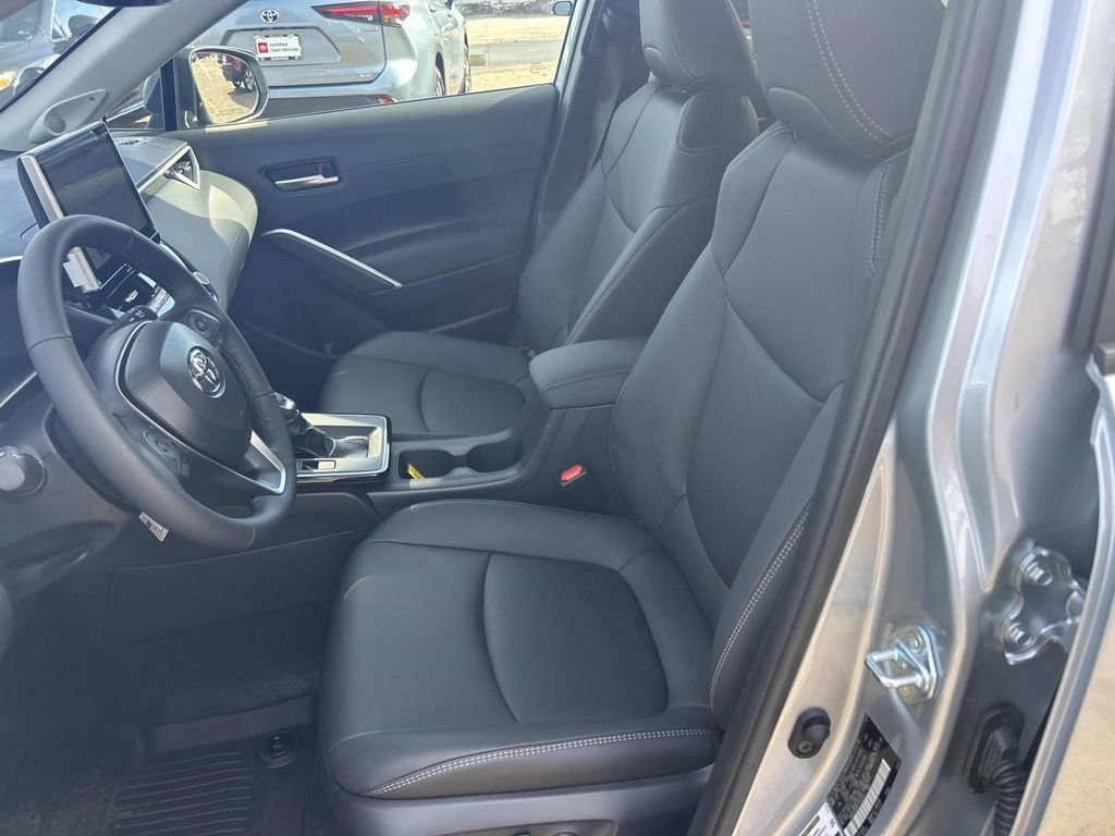 Used 2026 Toyota Corolla Cross XLE w/ Convenience Package image 18