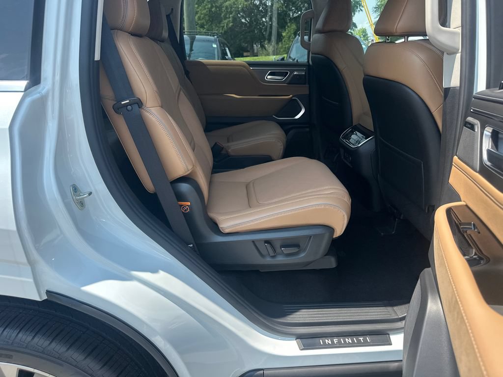 New 2027 INFINITI QX80 Luxe w/ Cargo Package RWD image 13